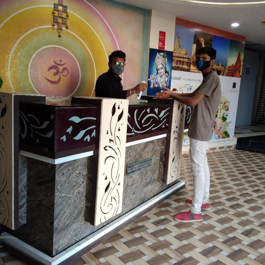 Shree Hotel Shivdhara Сомнатх Экстерьер фото