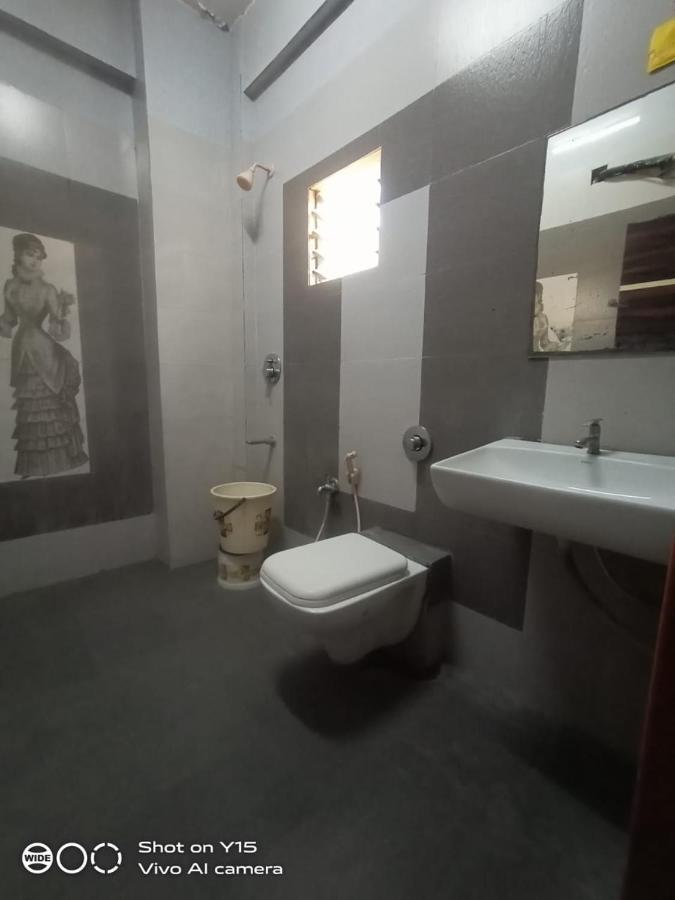 Shree Hotel Shivdhara Сомнатх Экстерьер фото